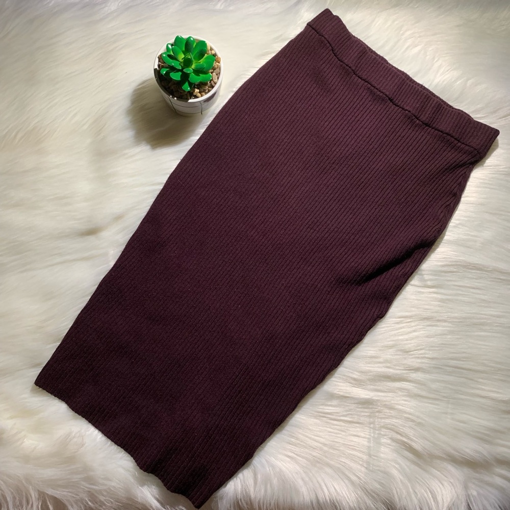 H&M Knit High-Waisted Skirt
